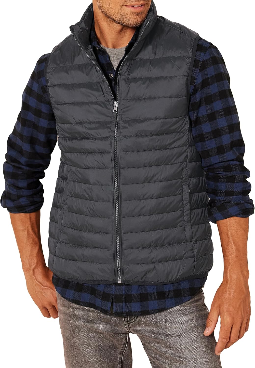 Amazon Essentials Men's Lightweight Water-Resistant Packable Puffer Vest